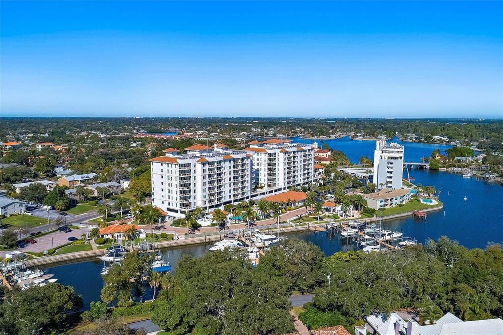 1325 SNELL ISLE BOULEVARD NE UNIT 806