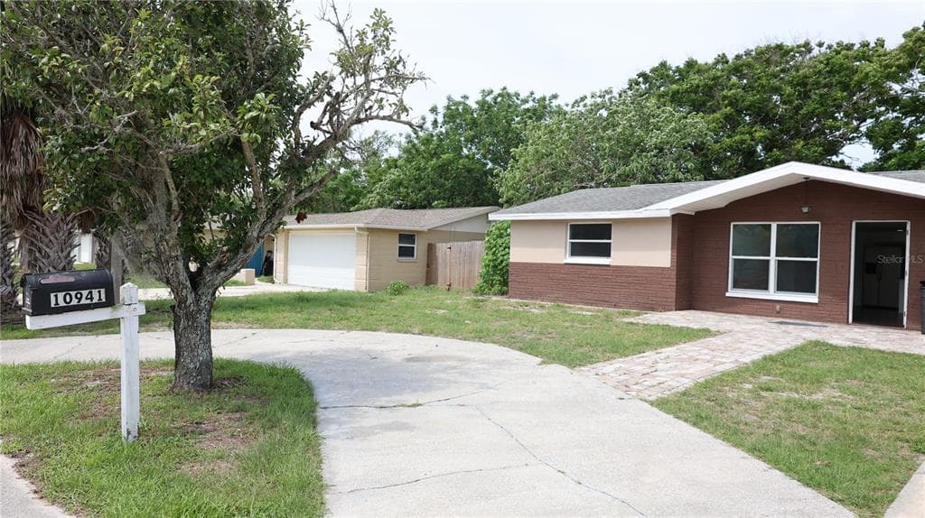 10941 FELSDALE AVENUE PORT RICHEY, FL 34668