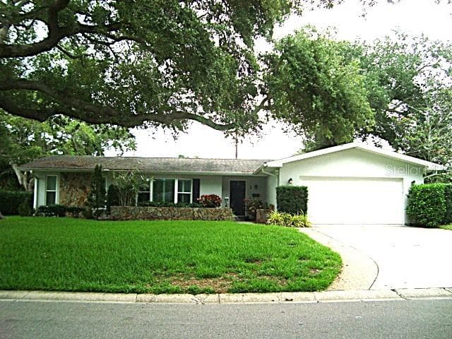 1 EASTWOOD LANE BELLEAIR, FL 33756