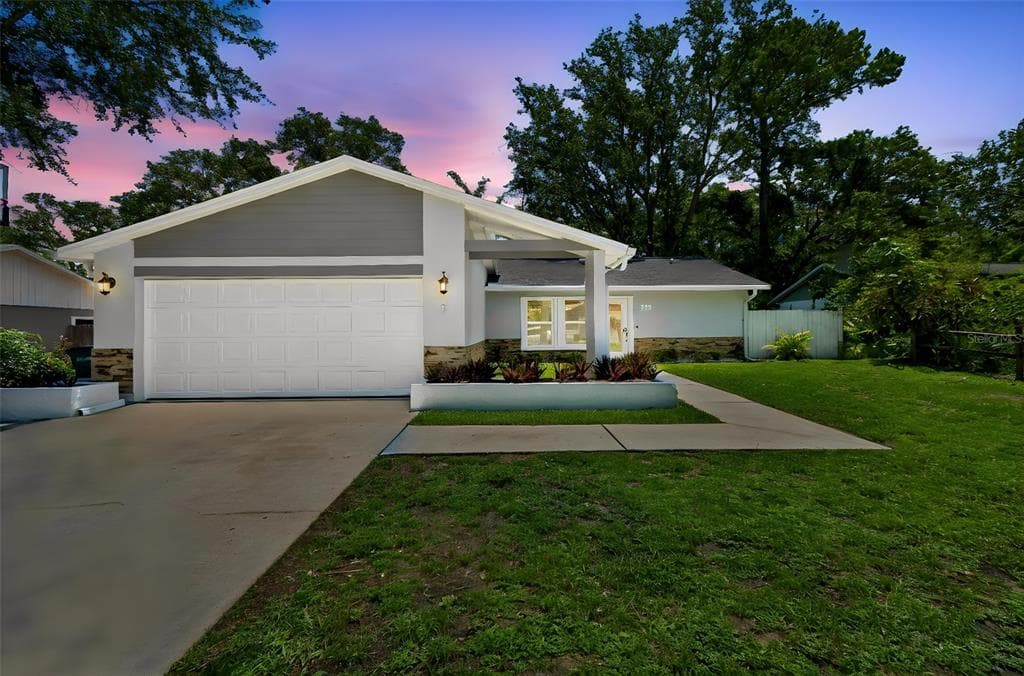 222 LOTUS DRIVE SAFETY HARBOR, FL 34695