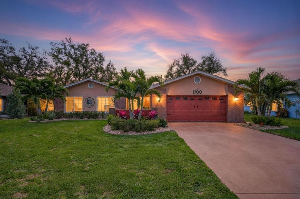 1700 GLEN LAKES BOULEVARD N ST PETERSBURG, FL 33702