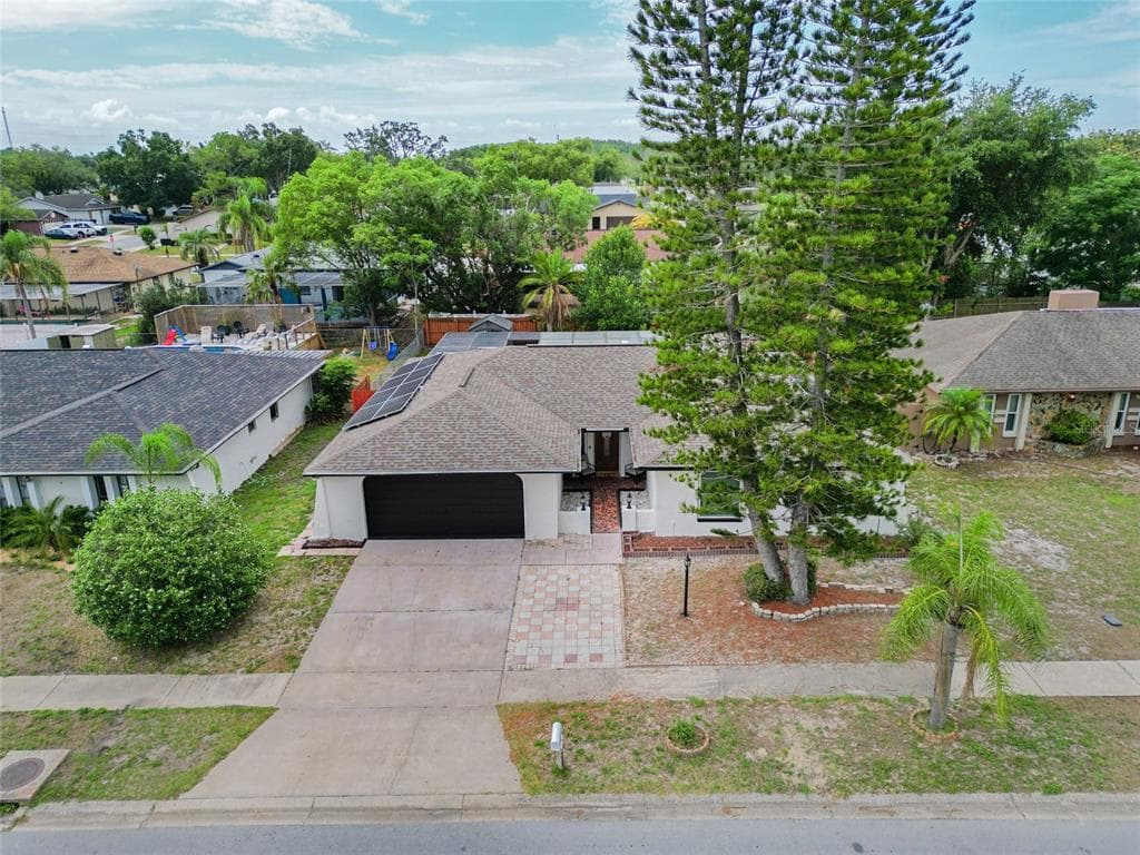 10951 PEPPERTREE LN