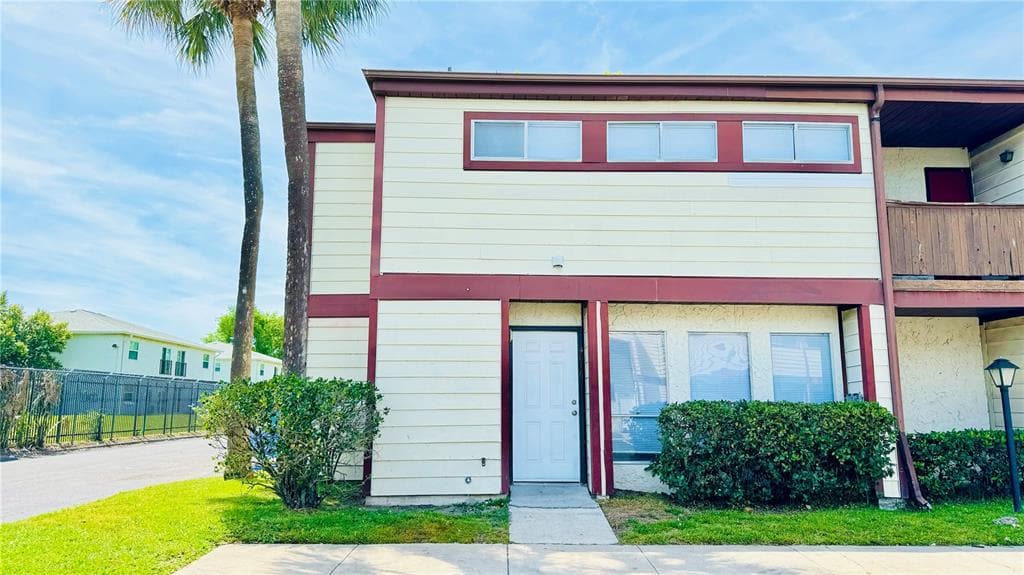 4016 WOODFERN DRIVE UNIT B8 ORLANDO, FL 32839