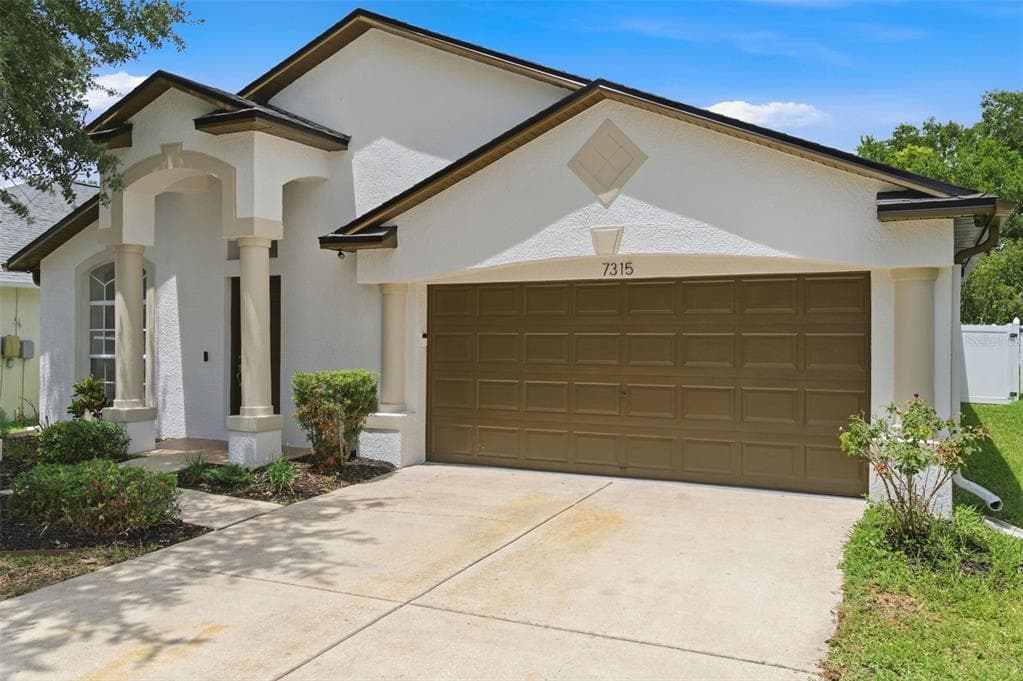 7315 NEWHALL PASS LANE WESLEY CHAPEL, FL 33545