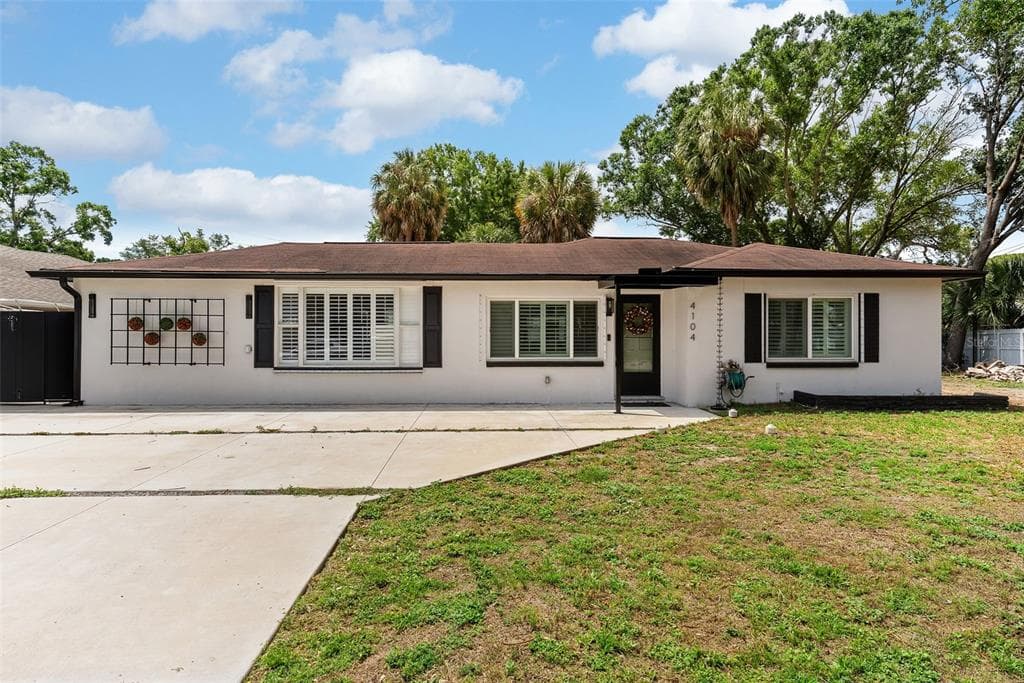4104 W KNIGHTS AVENUE TAMPA, FL 33611