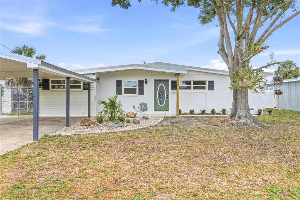 529 FIREFLY LANE APOLLO BEACH, FL 33572