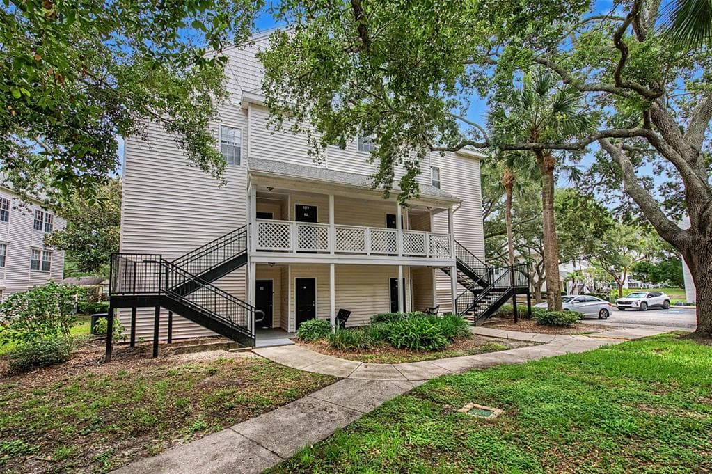 3270 HAVILAND COURT UNIT 301 PALM HARBOR, FL 34684