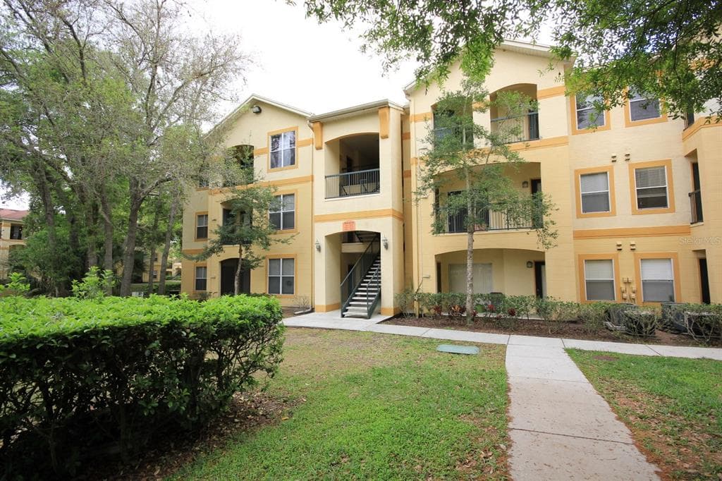 5608 PINNACLE HEIGHTS CIRCLE UNIT 307