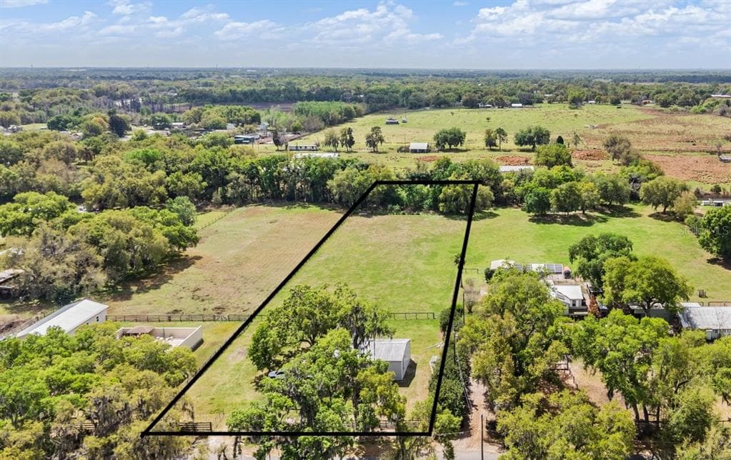 2101 LANIER ROAD PLANT CITY, FL 33565