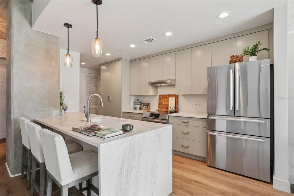 777 N ASHLEY DRIVE UNIT 1010 TAMPA, FL 33602