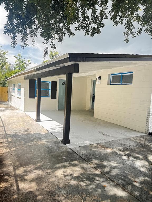 3205 E SHADOWLAWN AVENUE TAMPA, FL 33610