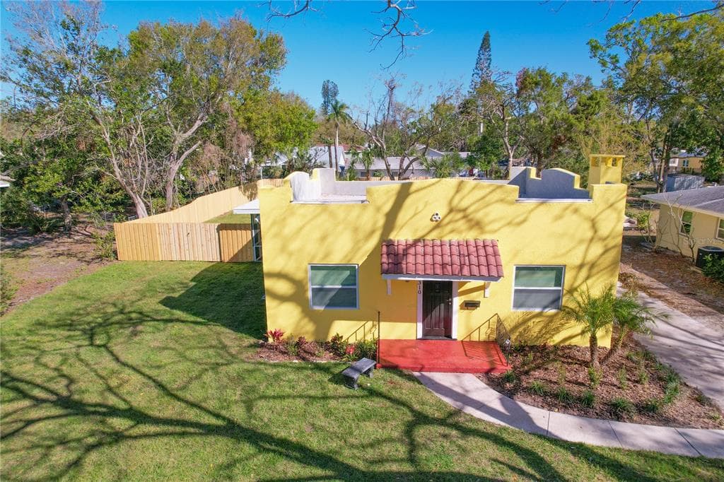 2310 13TH AVENUE W BRADENTON, FL 34205