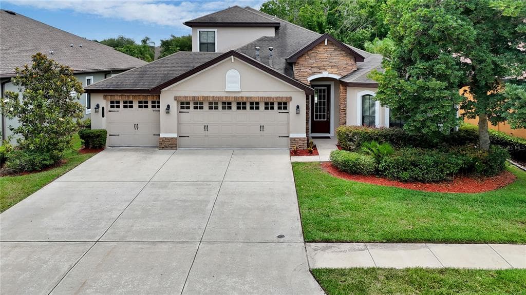 8013 HAMPTON GLEN DRIVE