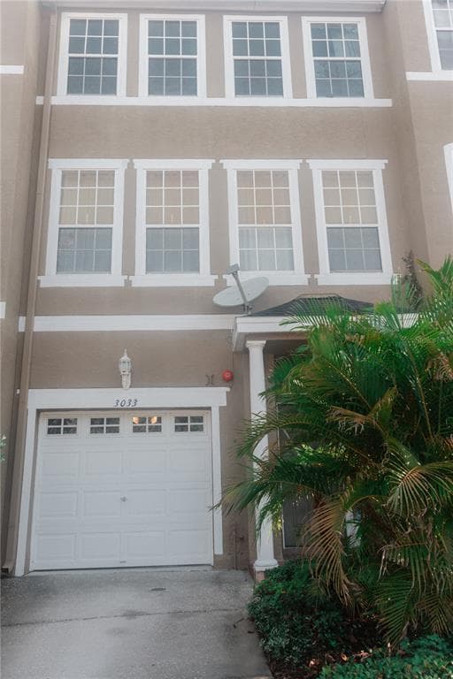 3033 POINTEVIEW DRIVE TAMPA, FL 33611