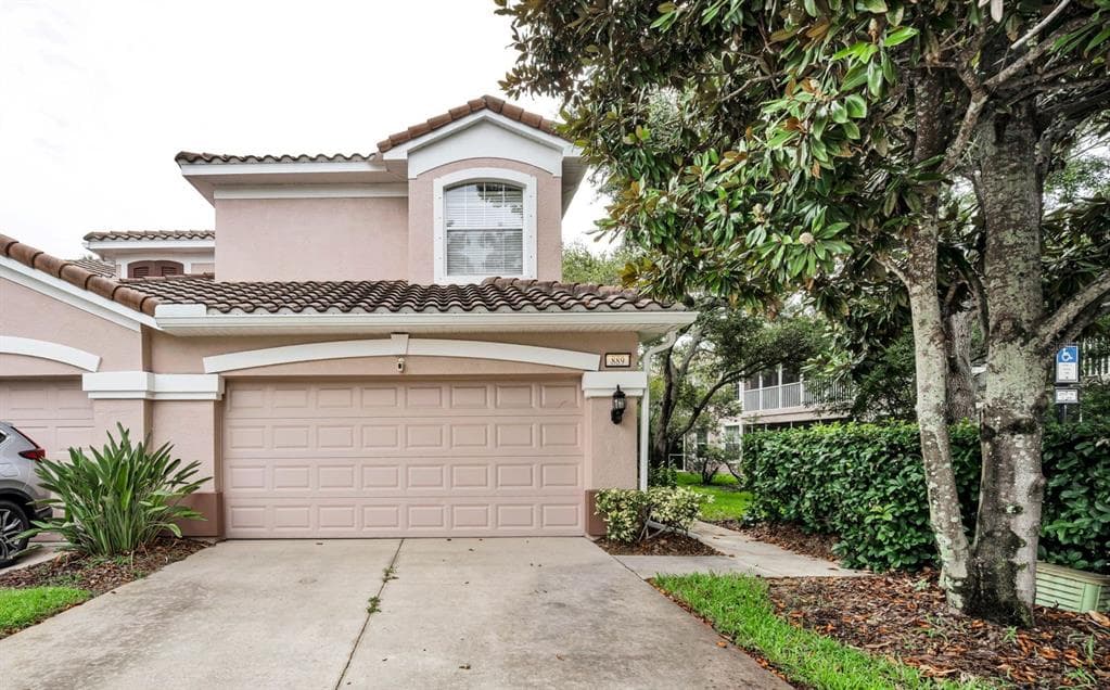 889 LANTERN WAY