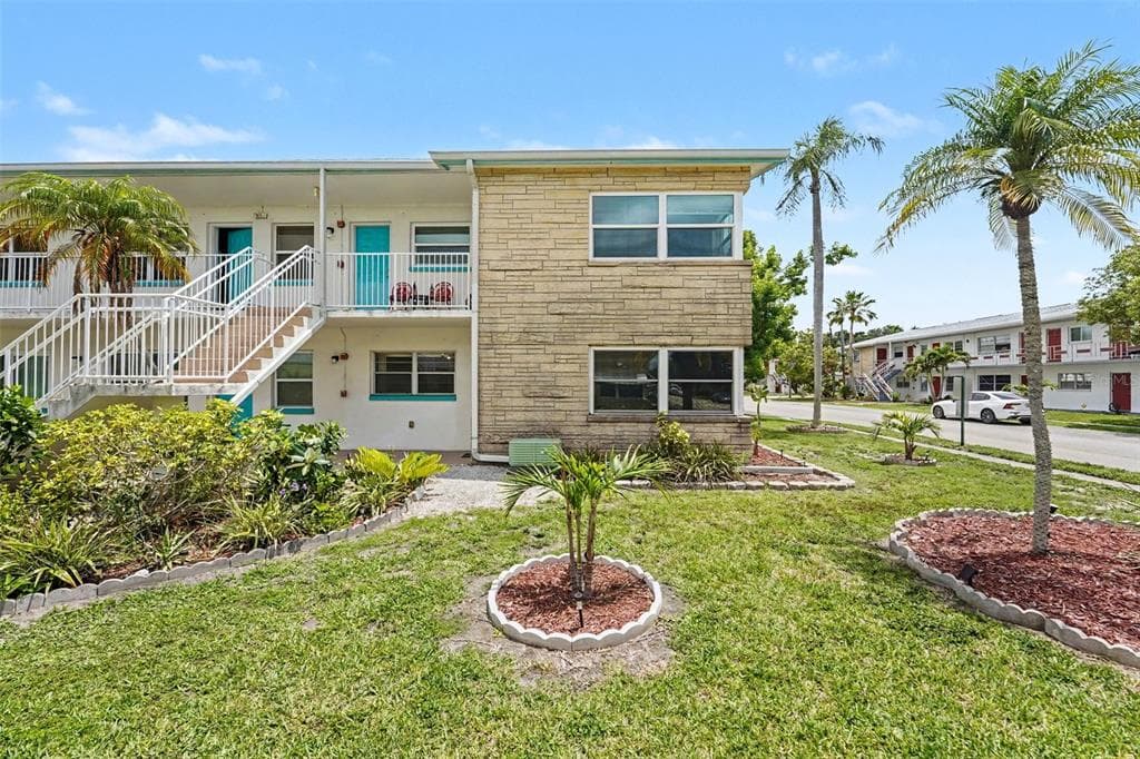 5855 18TH STREET N UNIT 1