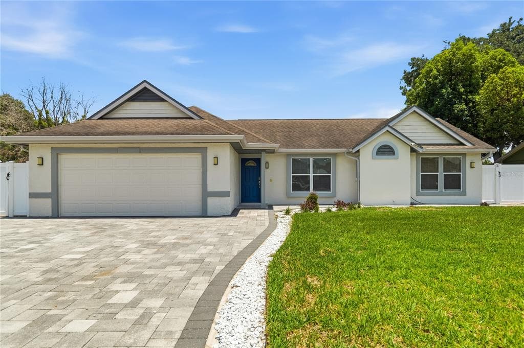 8055 LESIA CIRCLE ORLANDO, FL 32835