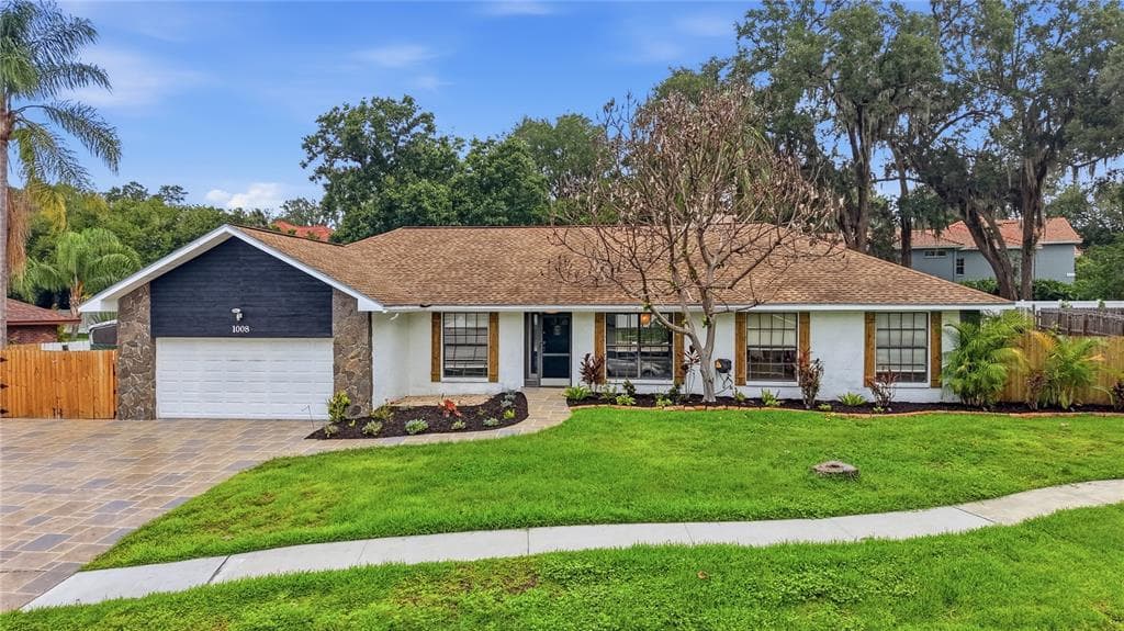 1008 OAKRIDGE MANOR DRIVE BRANDON, FL 33511