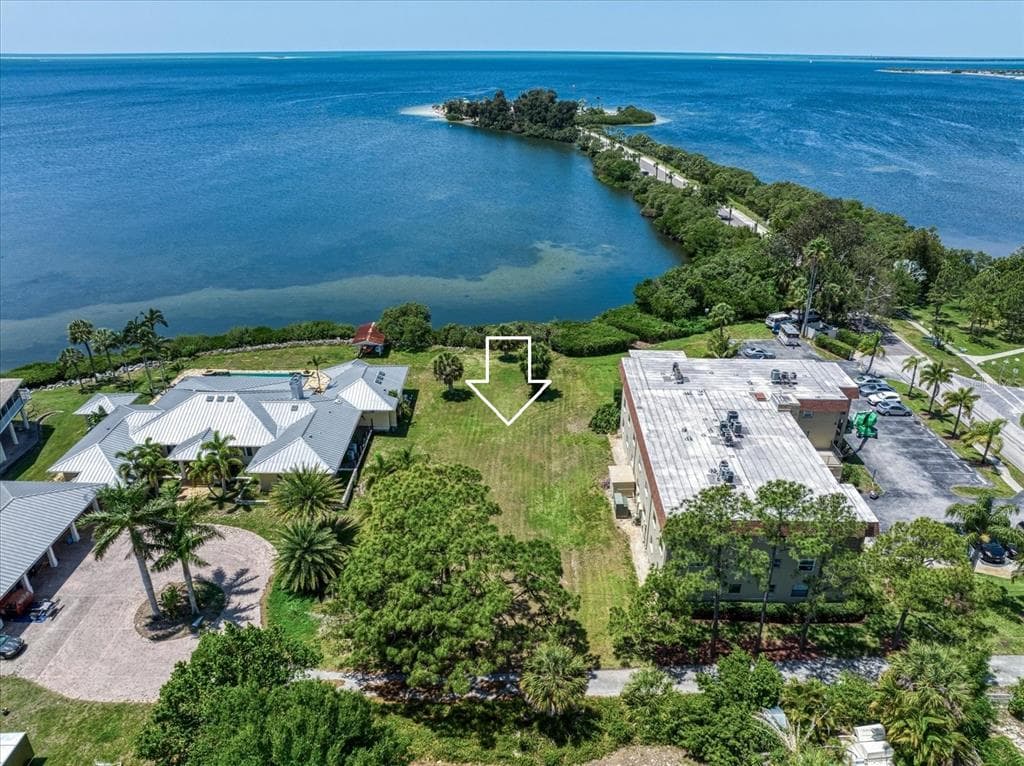 1725 GULF ROAD TARPON SPRINGS, FL 34689