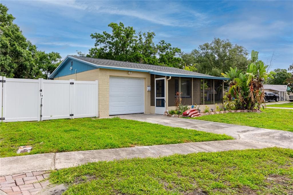 10010 62ND STREET N PINELLAS PARK, FL 33782