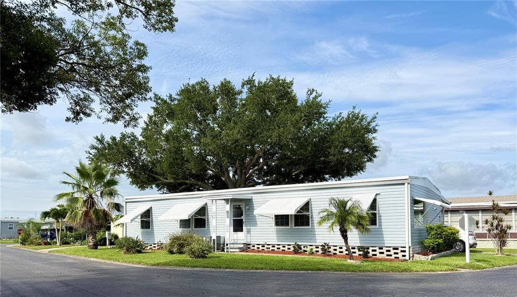 9790 66TH STREET N UNIT 100 PINELLAS PARK, FL 33782