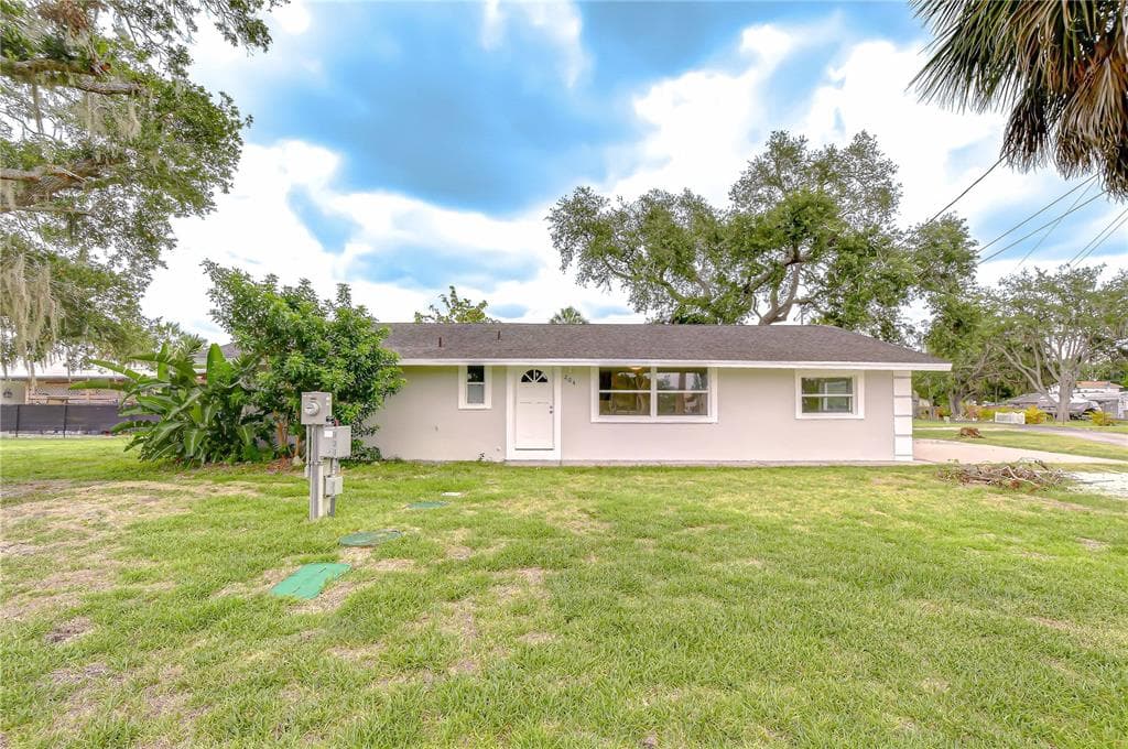 204 7TH STREET SW RUSKIN, FL 33570