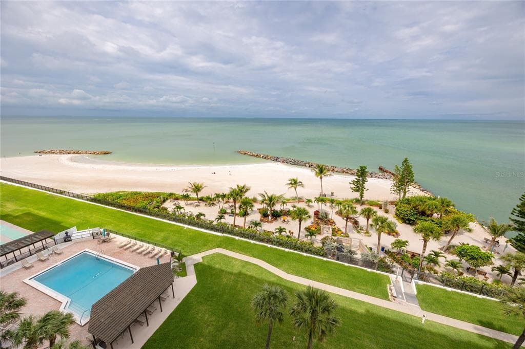 7100 SUNSET WAY UNIT 810 ST PETE BEACH, FL 33706