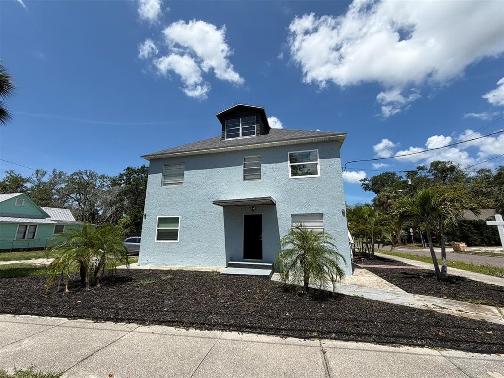 101 W LEMON STREET UNIT 4 TARPON SPRINGS, FL 34689