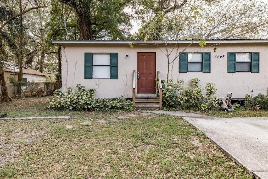 5228 CHERRY AVENUE UNIT B SEFFNER, FL 33584