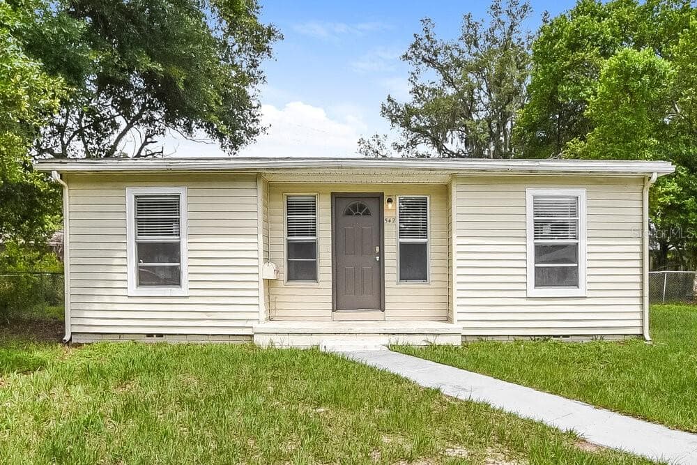542 COLONNADES COVE CASSELBERRY, FL 32707