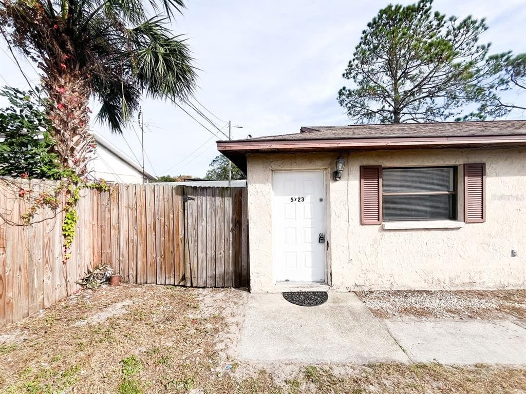 5723 SILVER SPUR DRIVE HOLIDAY, FL 34690