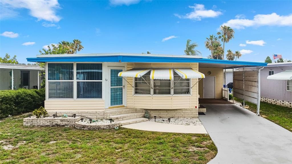 7901 40TH AVENUE N UNIT 74 ST PETERSBURG, FL 33709