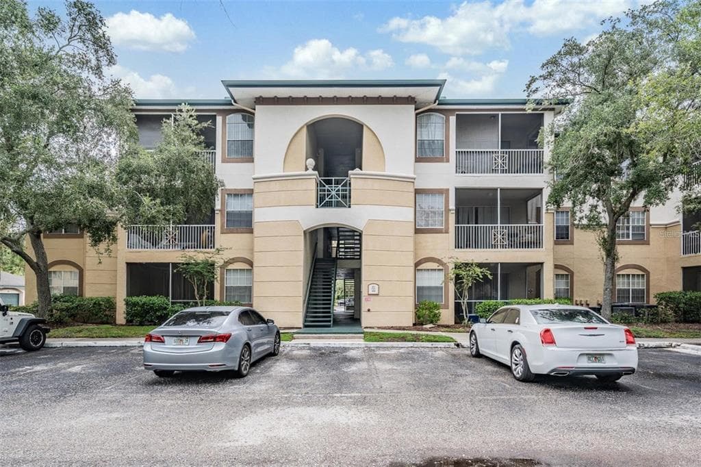 17101 CARRINGTON PARK DRIVE UNIT 421 TAMPA, FL 33647