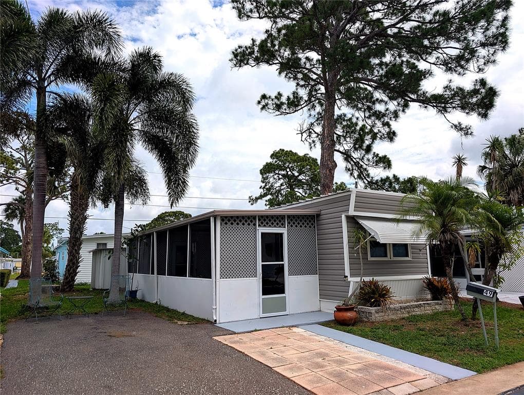7803 46TH AVENUE N UNIT 49 ST PETERSBURG, FL 33709