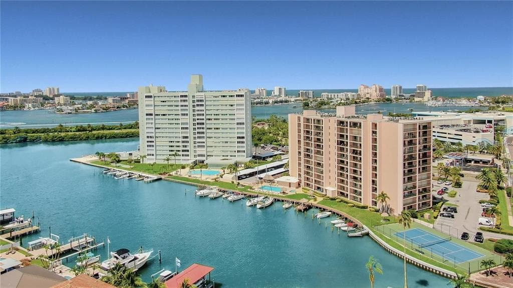51 ISLAND WAY UNIT 104 CLEARWATER BEACH, FL 33767