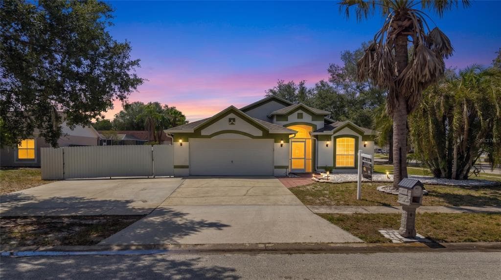 10536 SALISBURY STREET RIVERVIEW, FL 33569