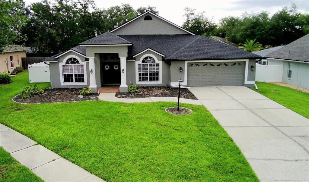18507 COUNTRY CREST PLACE TAMPA, FL 33647