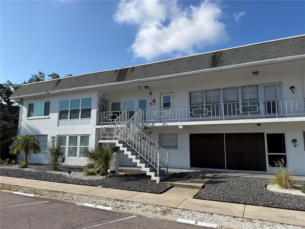 1221 DREW STREET UNIT D9 CLEARWATER, FL 33755