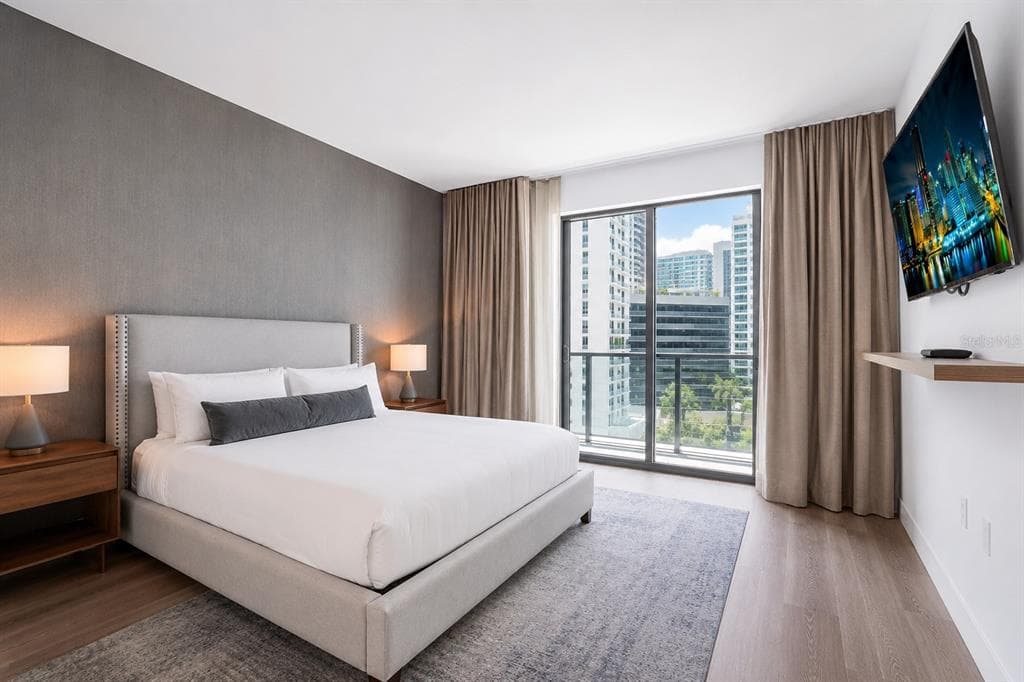 229 SW 9TH STREET UNIT 406 MIAMI, FL 33130