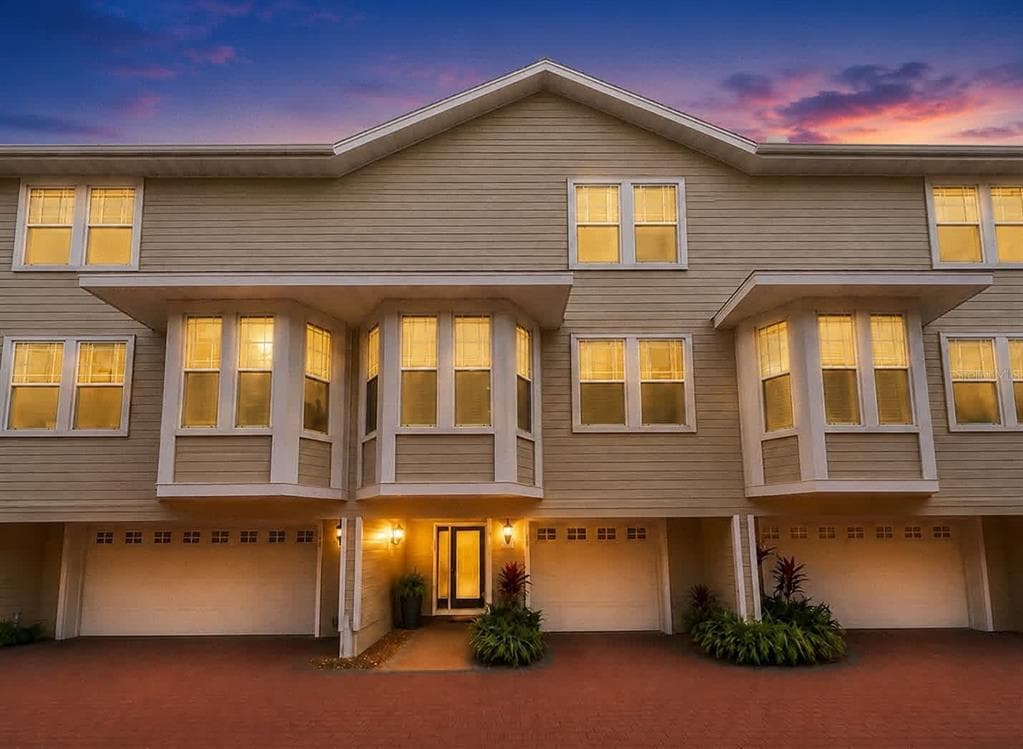3315 W DE LEON STREET UNIT 15 TAMPA, FL 33609