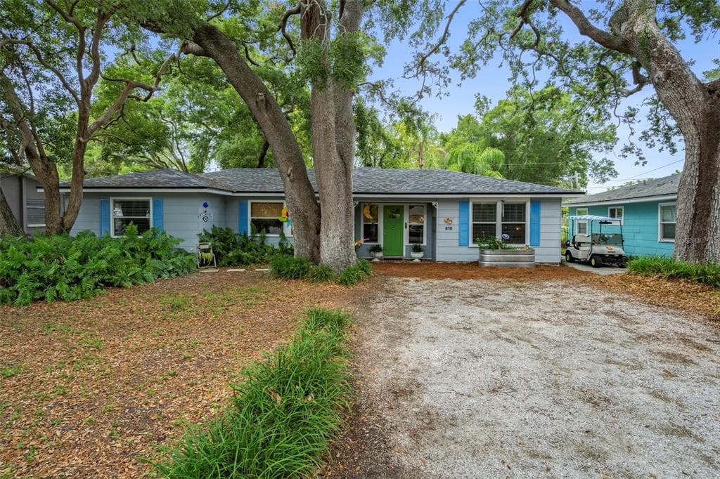 818 WILKIE STREET DUNEDIN, FL 34698