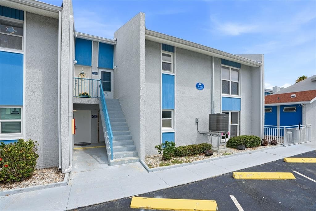 320 MEDALLION BOULEVARD UNIT H MADEIRA BEACH, FL 33708