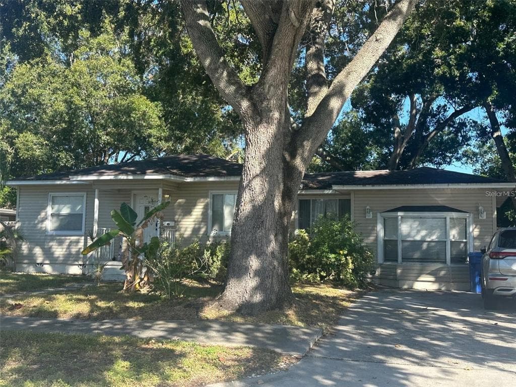 1121 51ST AVENUE N ST PETERSBURG, FL 33703