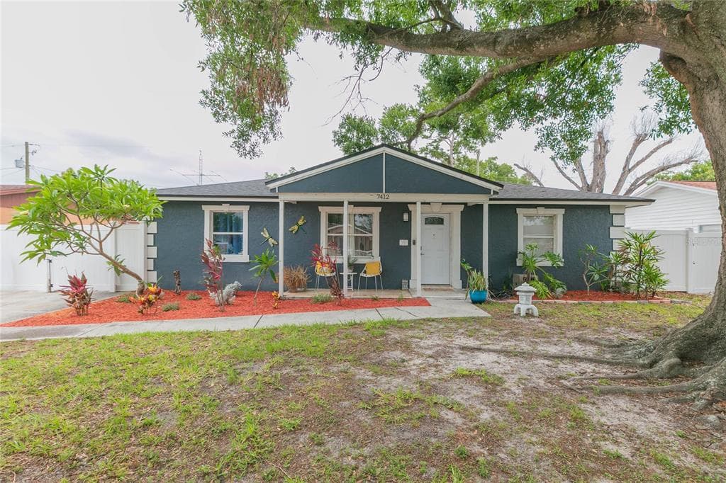 7412 KINGSTON DRIVE