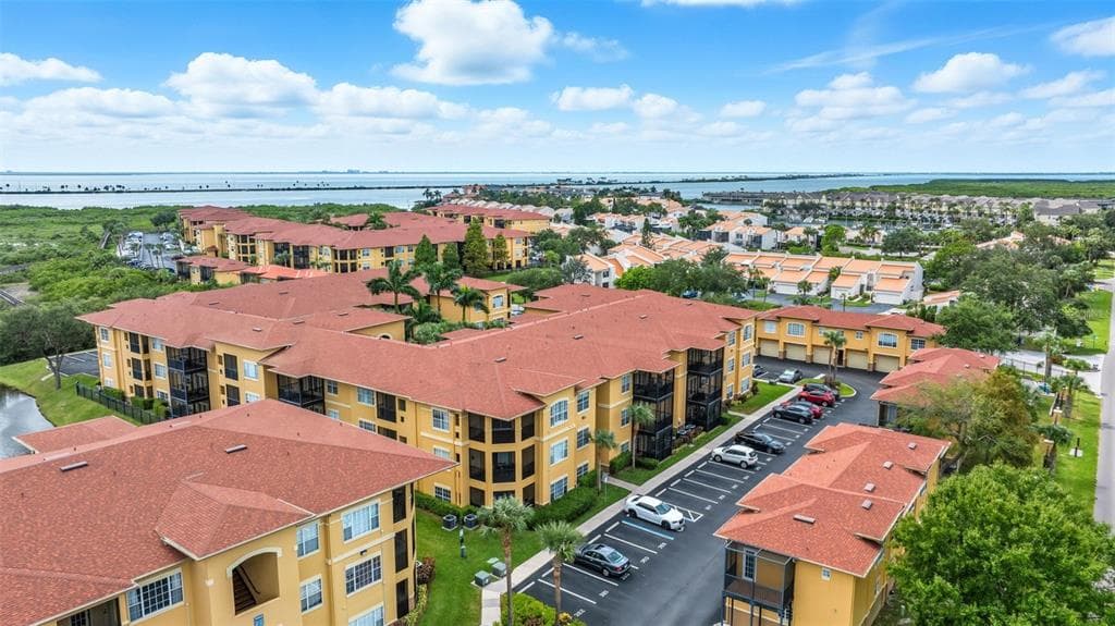 4333 BAYSIDE VILLAGE DRIVE UNIT 304 TAMPA, FL 33615
