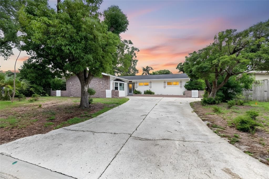 1900 STANTON AVE LARGO, FL 33770