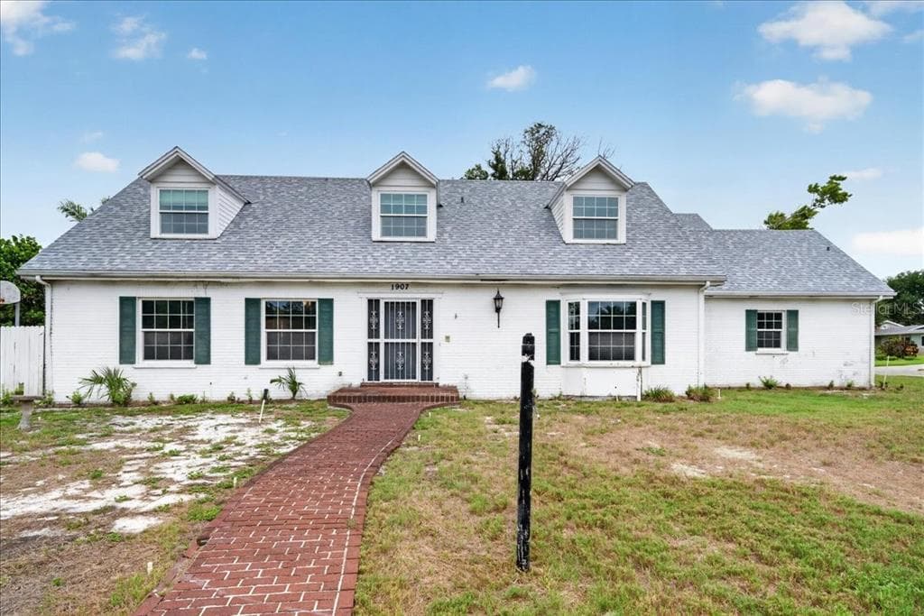 1907 78TH STREET NW BRADENTON, FL 34209