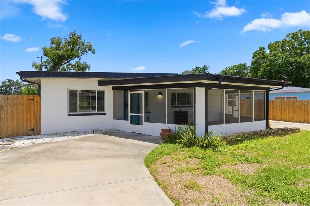 5826 17TH AVENUE S GULFPORT, FL 33707