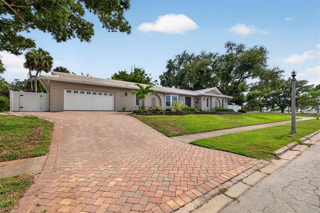 303 ROEBLING ROAD S BELLEAIR, FL 33756