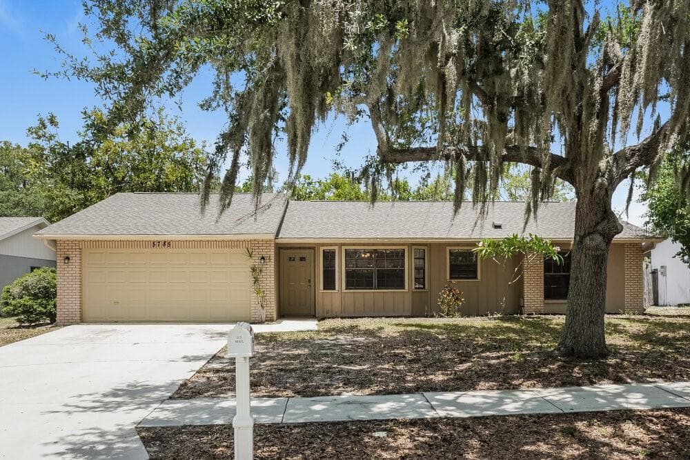 5785 COLONIAL OAKS BOULEVARD SARASOTA, FL 34232